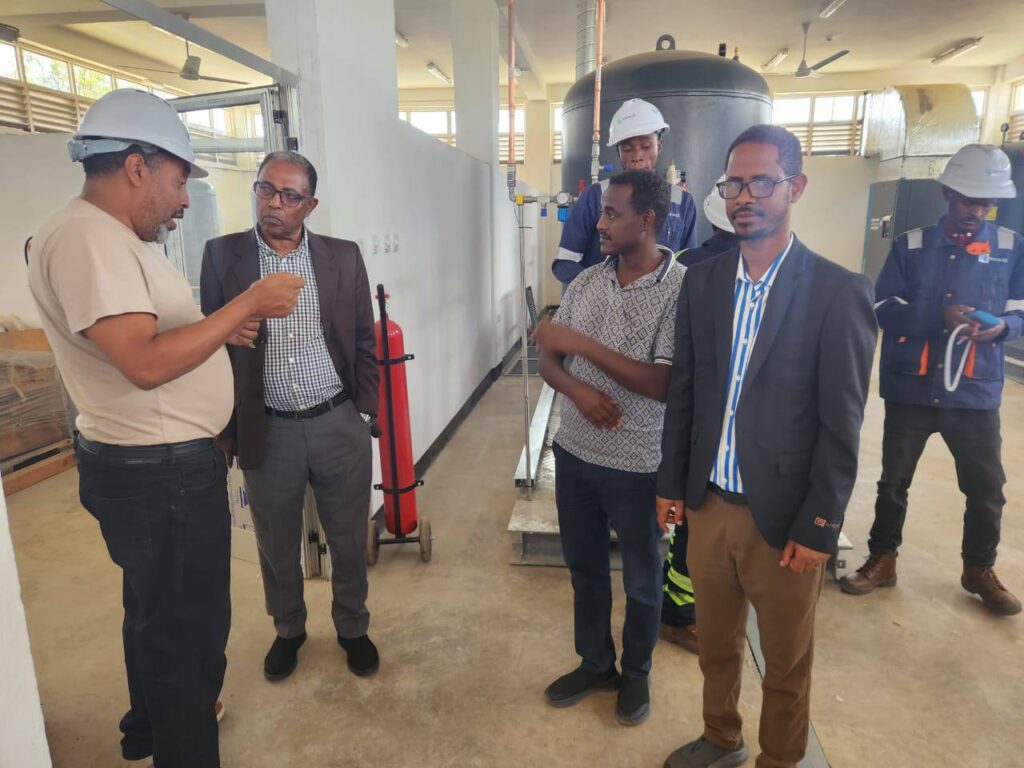 Aksum University CHS & Comprehensive Specialized Hospital has officially begun partial operation of its new on-site medical oxygen plant, marking a major step toward healthcare self-sufficiency.